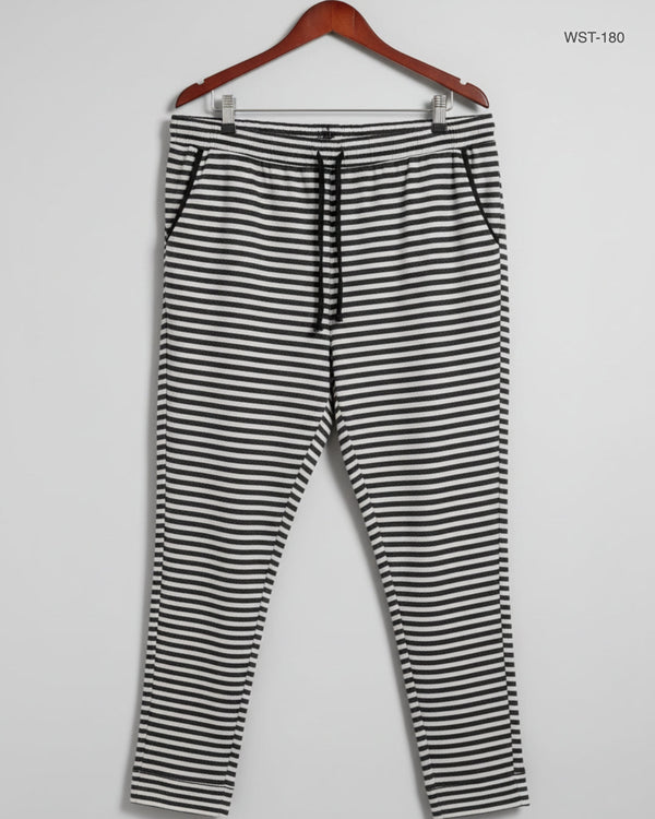 Love To Lounge (WST-180)